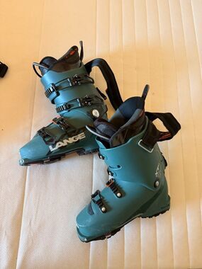 Lange Kids Green Alpine Ski Boots with Black Accents